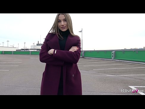 ❤️ GERMAN SCOUT hè un sognu chì tocca STEELE, PARCHEGGIU TELLTALE E SEXY PER I SOLDI ❌ Video anale à noi